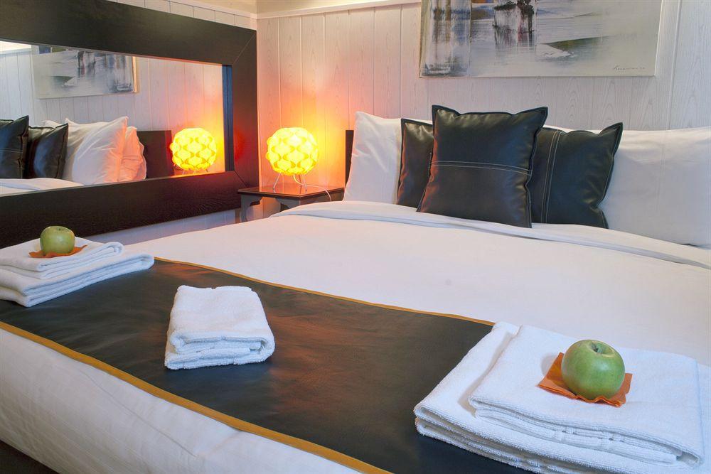 Hostal Oxum Madrid Ngoại thất bức ảnh