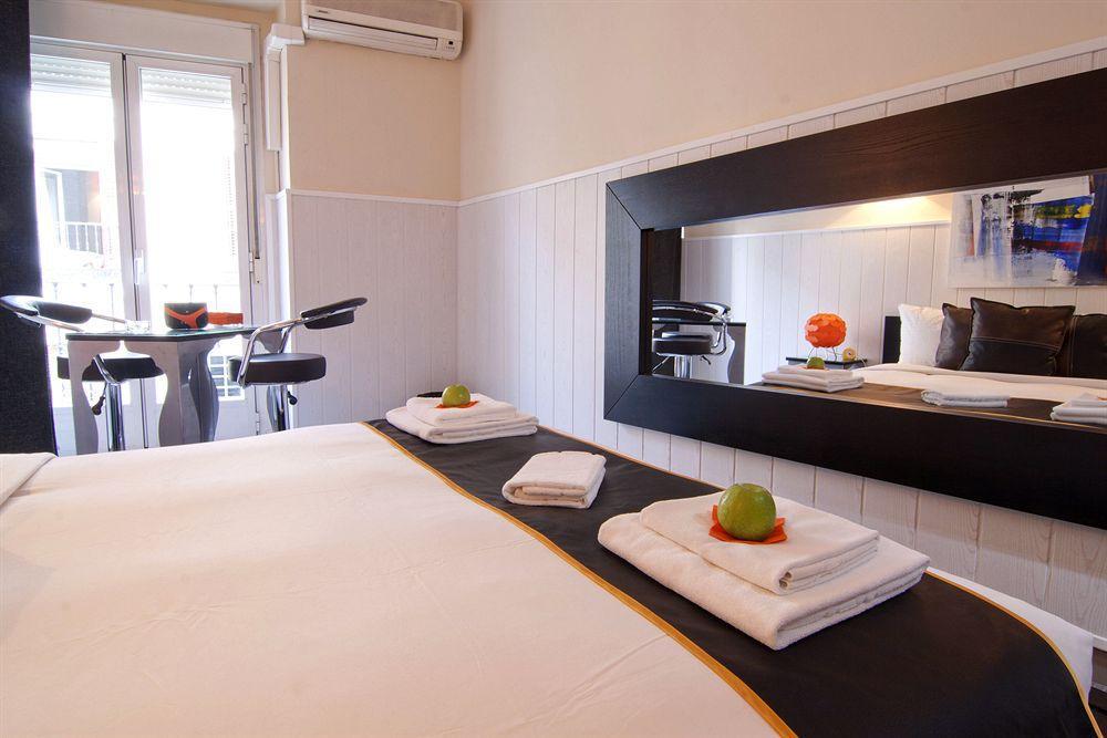 Hostal Oxum Madrid Ngoại thất bức ảnh