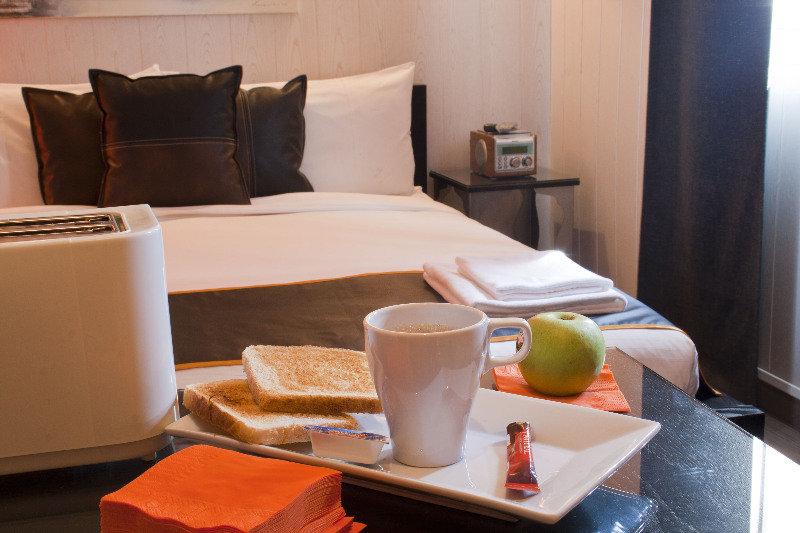 Hostal Oxum Madrid Ngoại thất bức ảnh