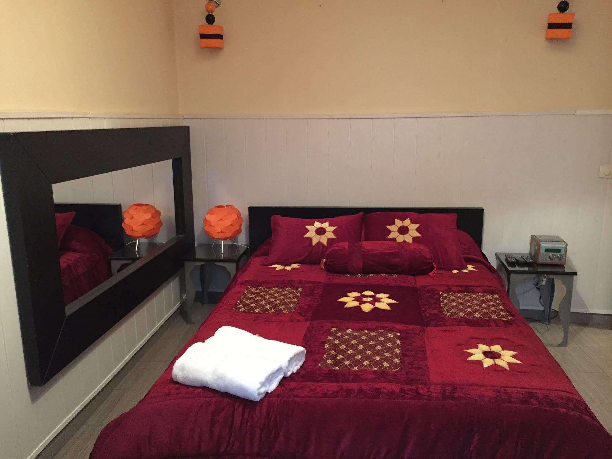 Hostal Oxum Madrid Ngoại thất bức ảnh