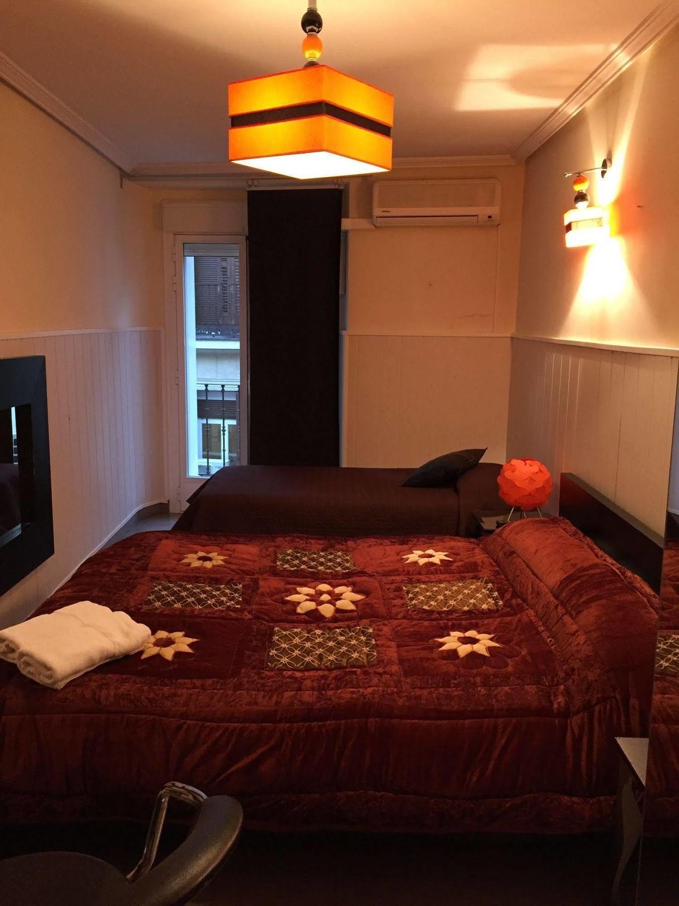 Hostal Oxum Madrid Ngoại thất bức ảnh